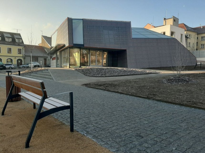 The crystal award for the 2020 Building of the Year award is heading to the Sedlčany Social Centre